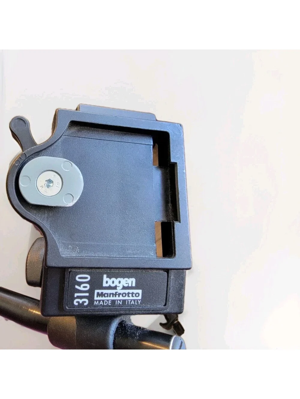 Manfrotto Bogen 3205 Professional Tripod w/3160 Head-Mounting Plate